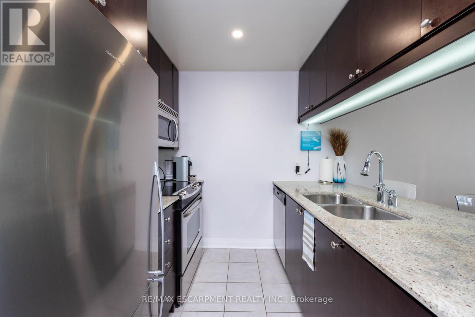 710 - 1055 Southdown Road, Mississauga, Ontario  L5J 0A3 - Photo 11 - W12204186