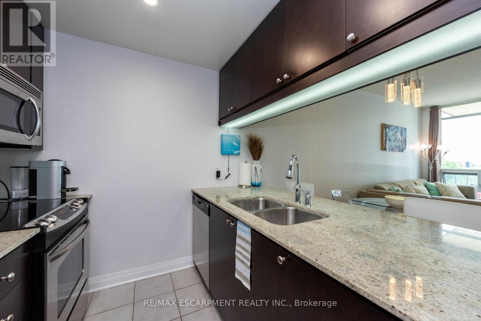 710 - 1055 Southdown Road, Mississauga, Ontario  L5J 0A3 - Photo 12 - W12204186