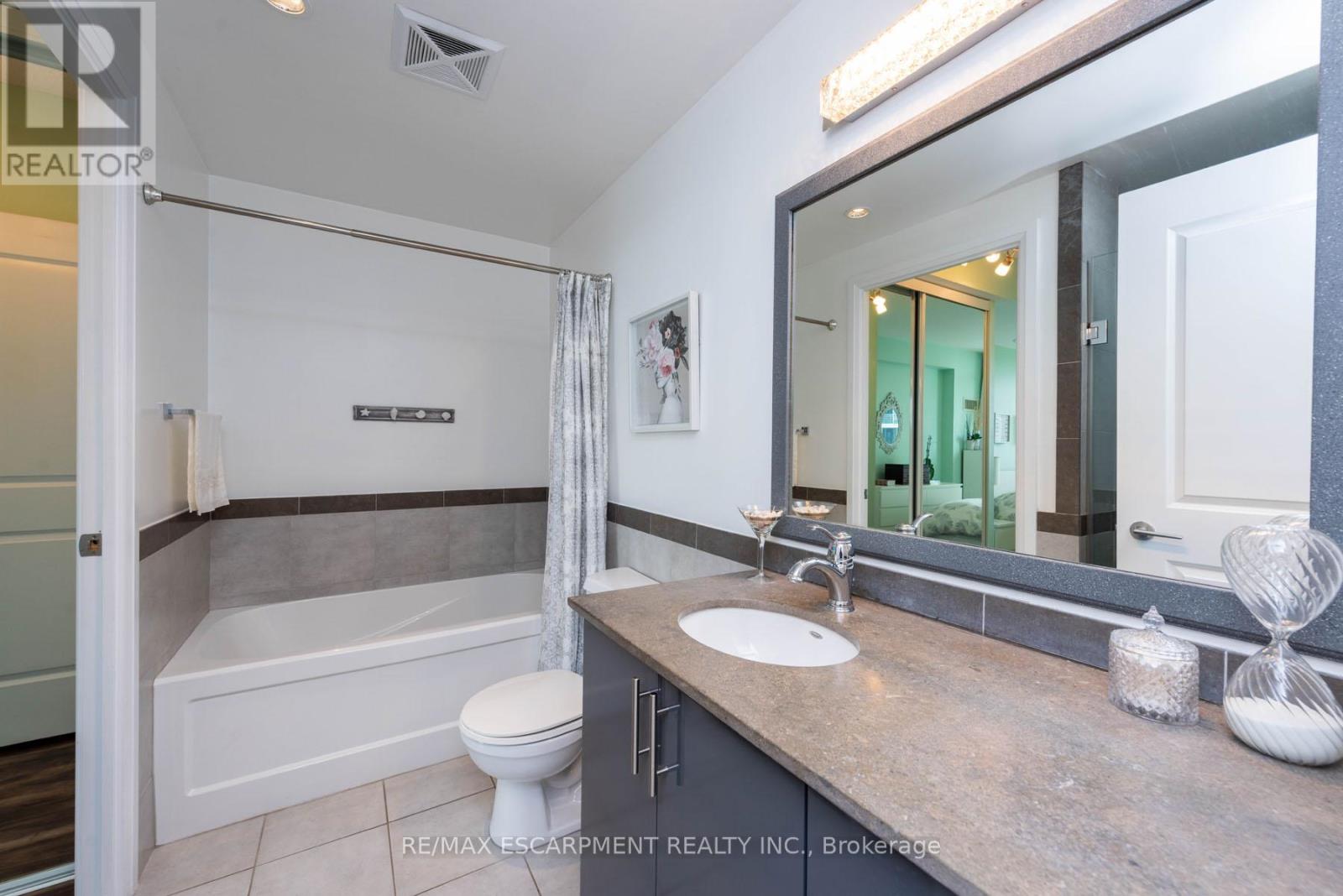 710 - 1055 Southdown Road, Mississauga, Ontario  L5J 0A3 - Photo 24 - W12204186