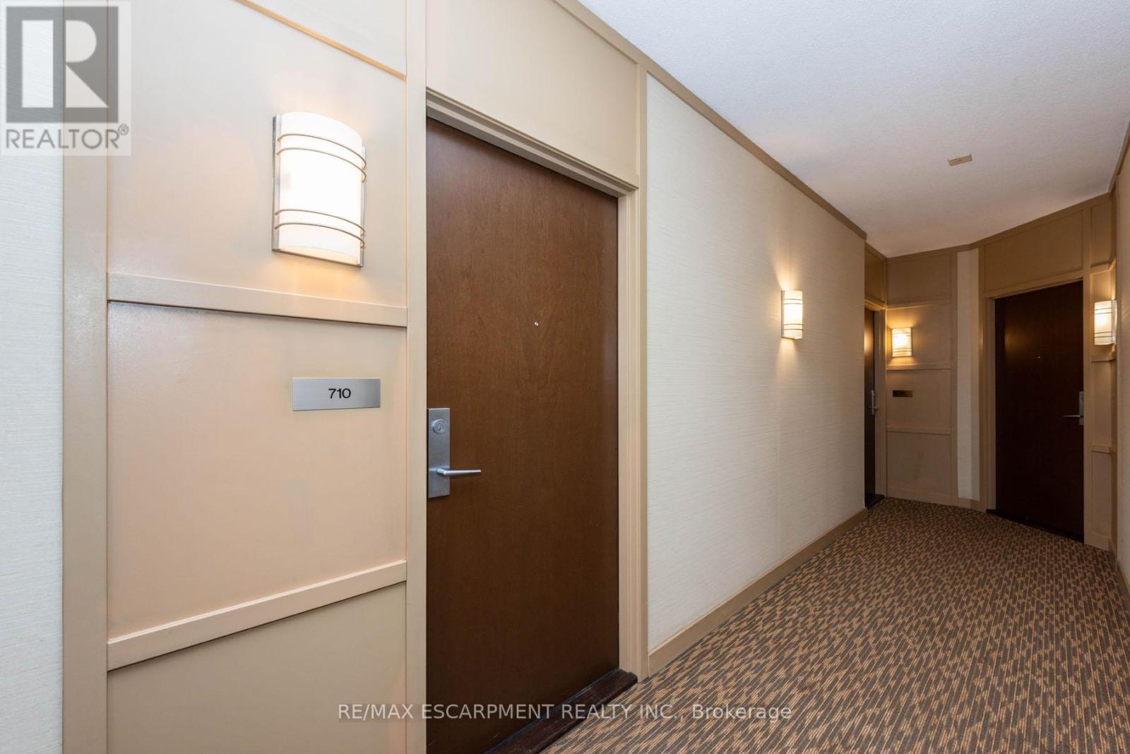 710 - 1055 Southdown Road, Mississauga, Ontario  L5J 0A3 - Photo 5 - W12204186