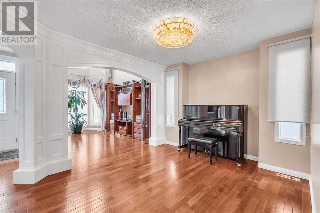 21 Hamptons Circle Nw, Calgary, Alberta  T3A 5G5 - Photo 6 - A2220953