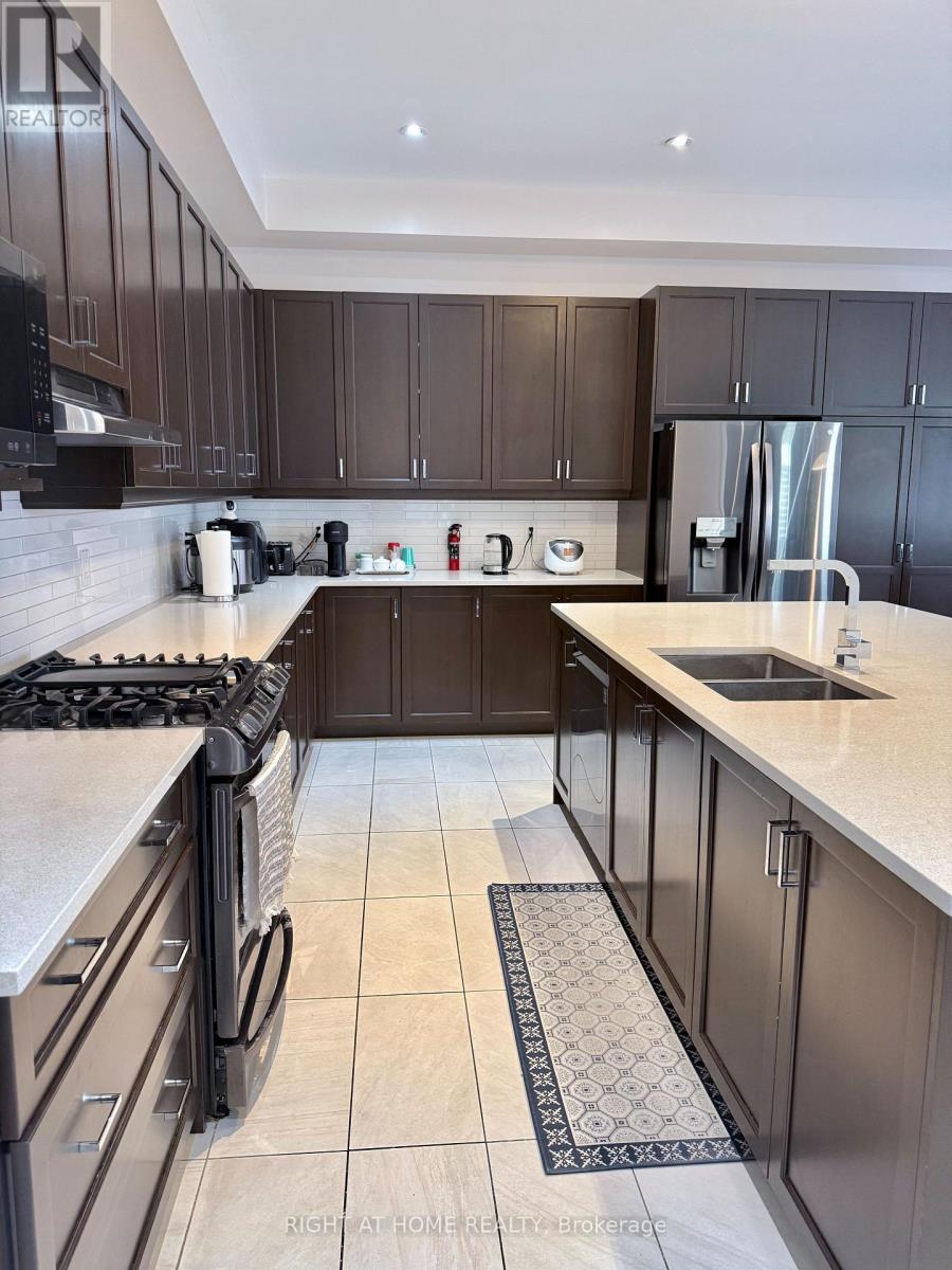 Main/upper Level - 5167 Symphony Court, Mississauga (Central Erin Mills), Ontario  L5M 0Z6 - Photo 10 - W12155720