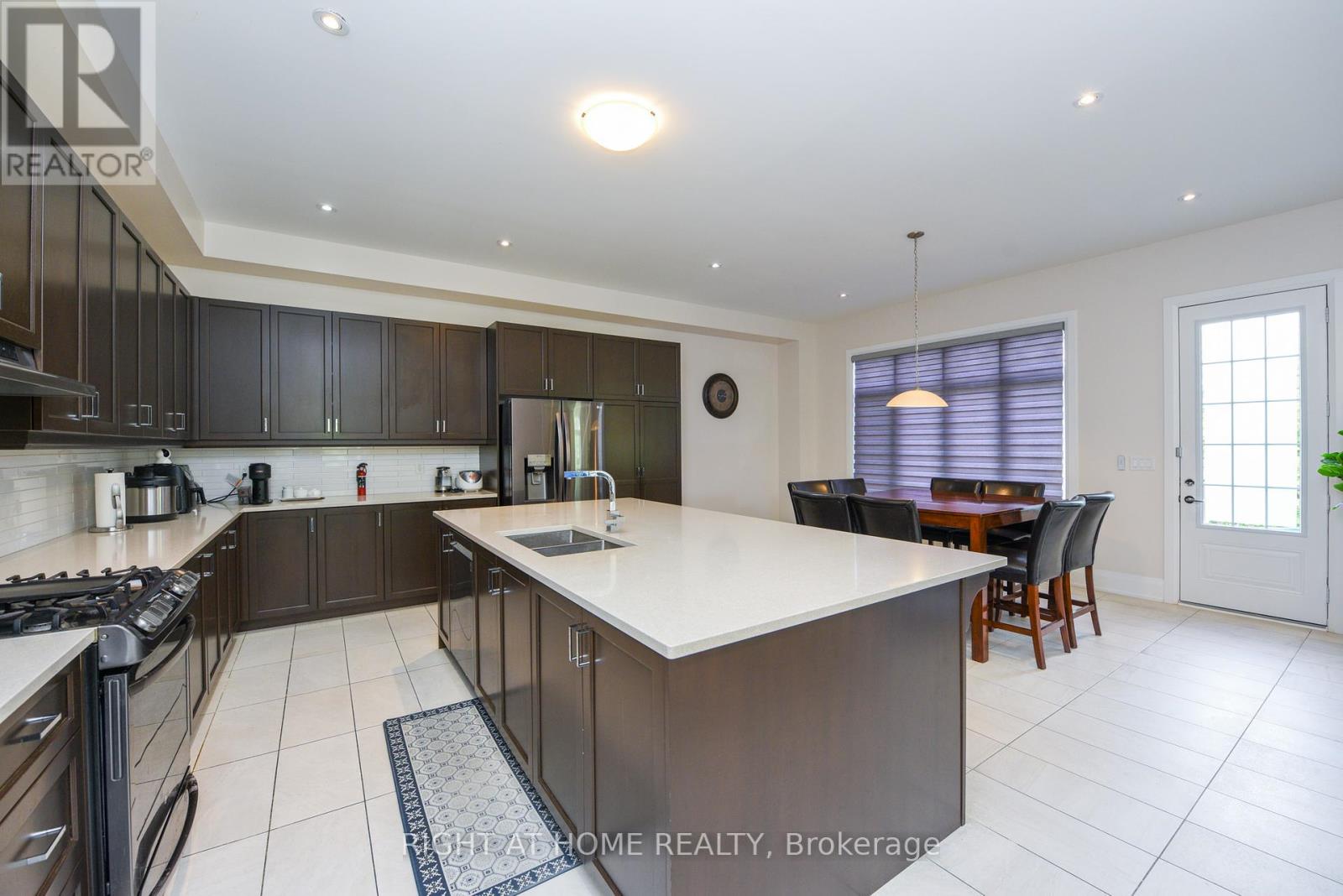 Main/upper Level - 5167 Symphony Court, Mississauga, Ontario  L5M 0Z6 - Photo 11 - W12155720
