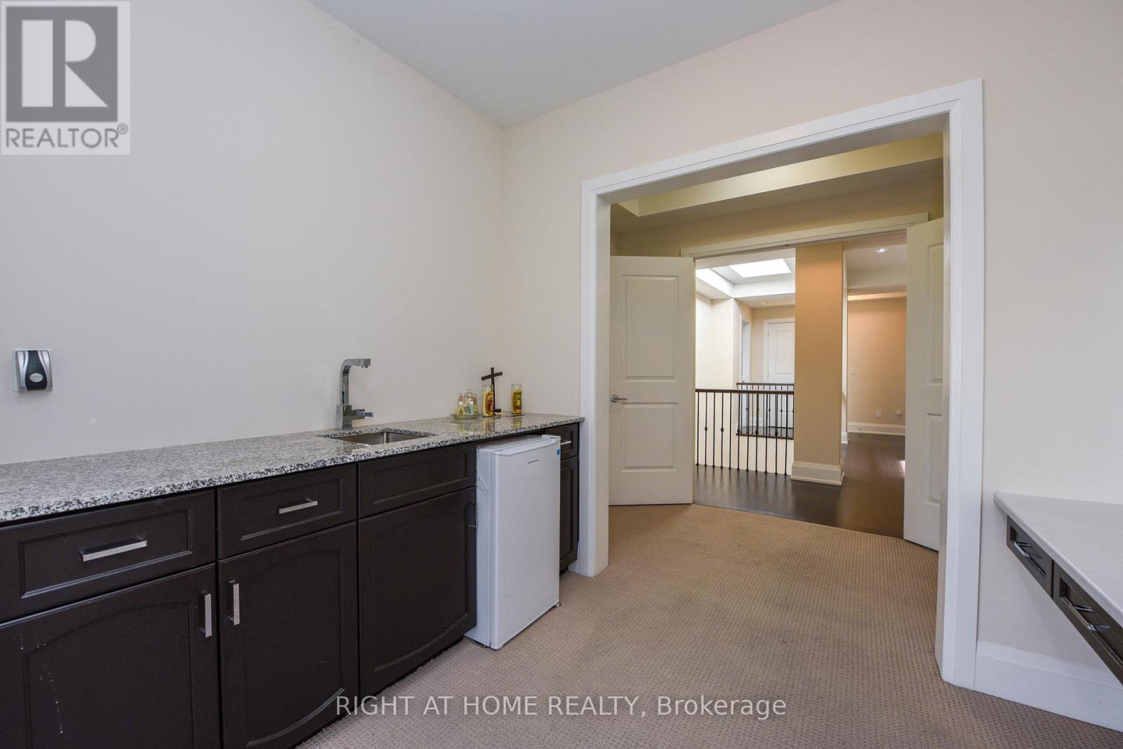 Main/upper Level - 5167 Symphony Court, Mississauga (Central Erin Mills), Ontario  L5M 0Z6 - Photo 23 - W12155720