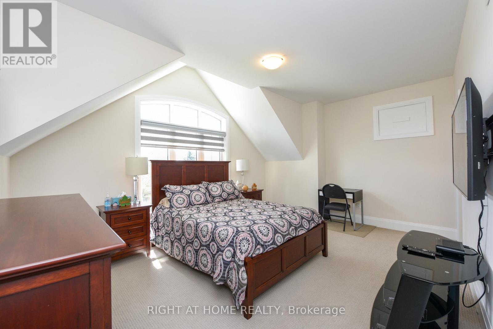 Main/upper Level - 5167 Symphony Court, Mississauga (Central Erin Mills), Ontario  L5M 0Z6 - Photo 19 - W12155720