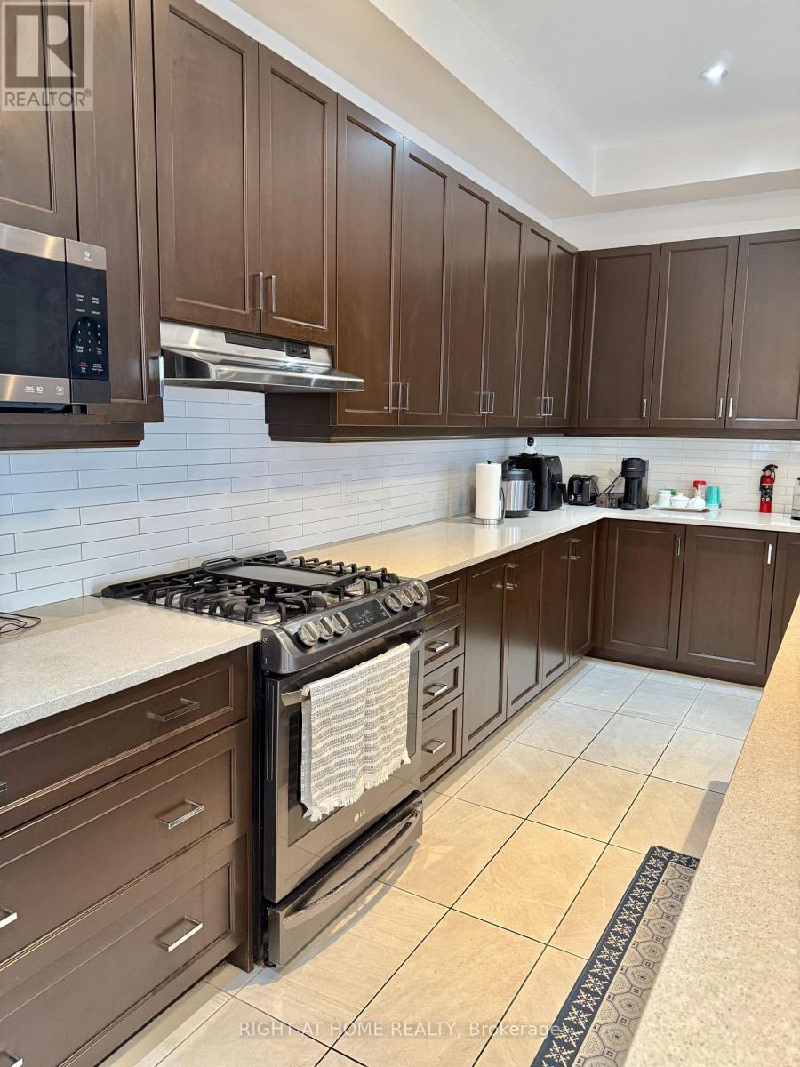 Main/upper Level - 5167 Symphony Court, Mississauga, Ontario  L5M 0Z6 - Photo 7 - W12155720