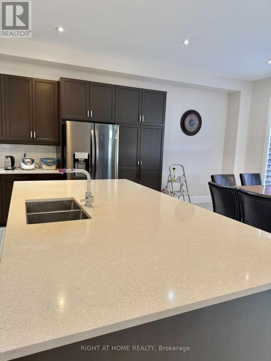 Main/upper Level - 5167 Symphony Court, Mississauga (Central Erin Mills), Ontario  L5M 0Z6 - Photo 8 - W12155720