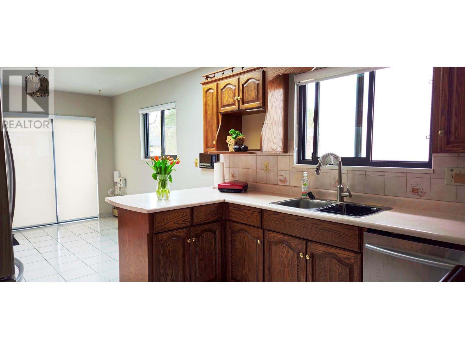 3025 W 12th Avenue, Vancouver, British Columbia  V6K 2R4 - Photo 7 - R3010934