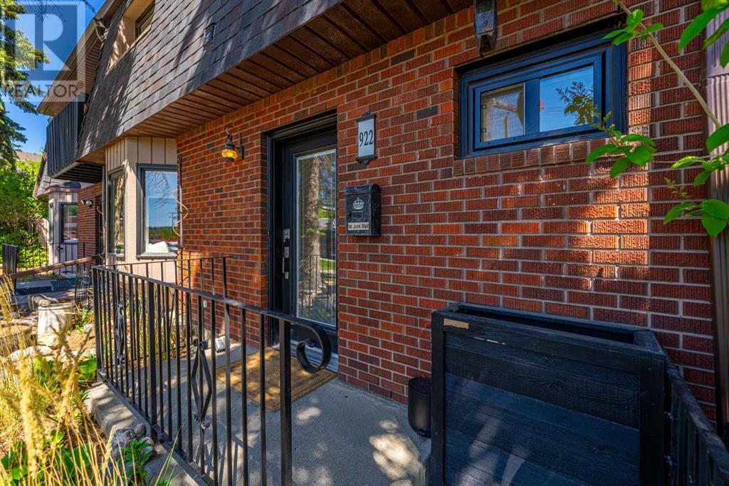 Property at 922 17 Street NW image 3