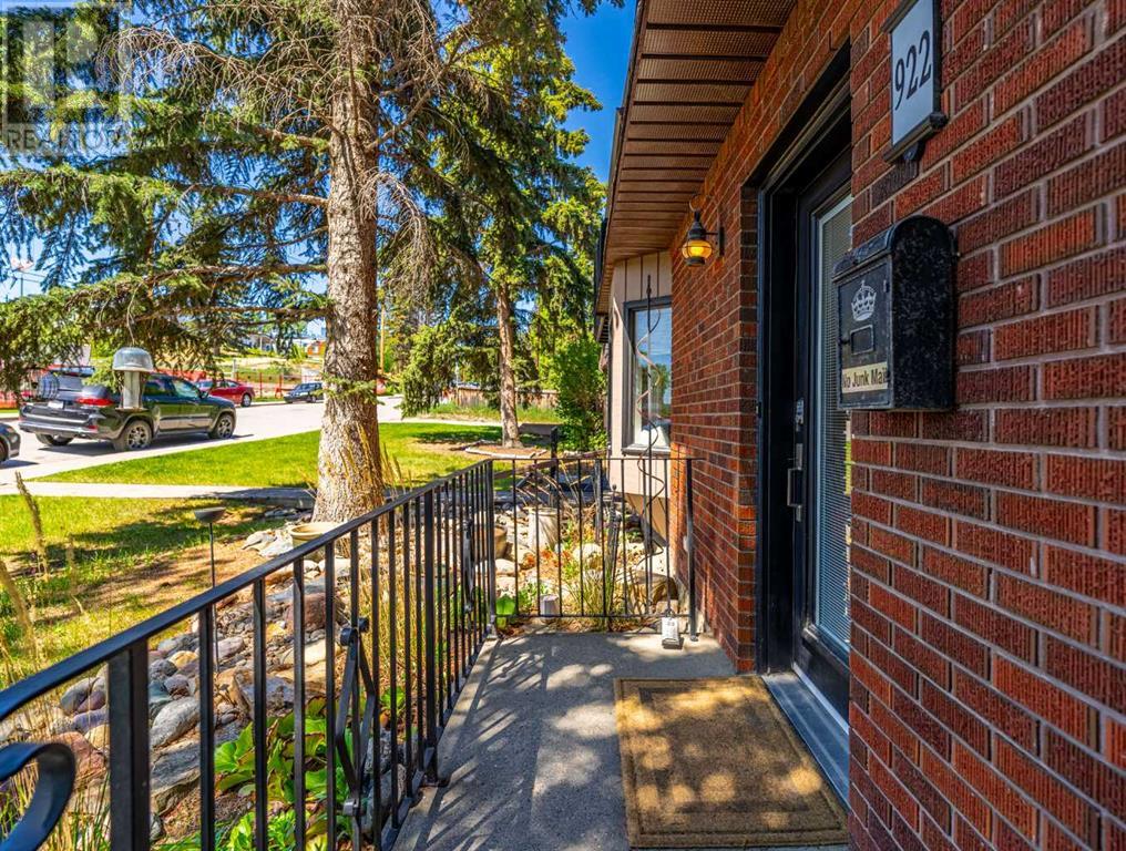 Property at 922 17 Street NW image 4