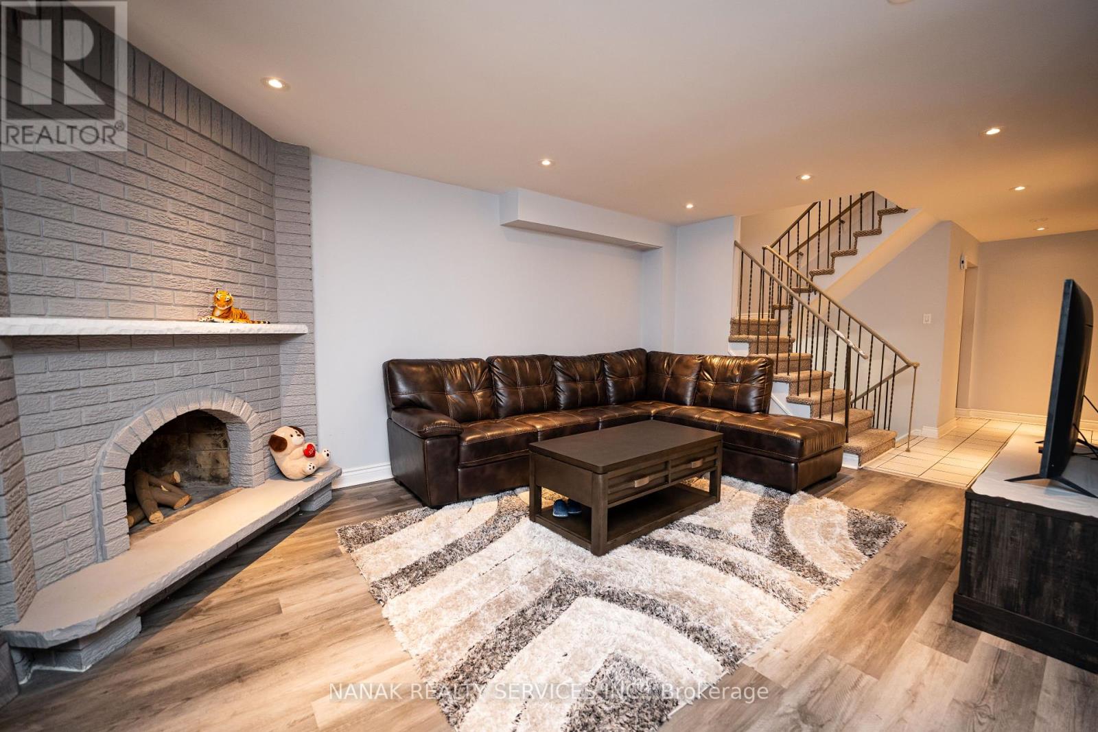133 Murray St Street E, Brampton (Brampton West), Ontario  L6X 2S5 - Photo 10 - W12204198