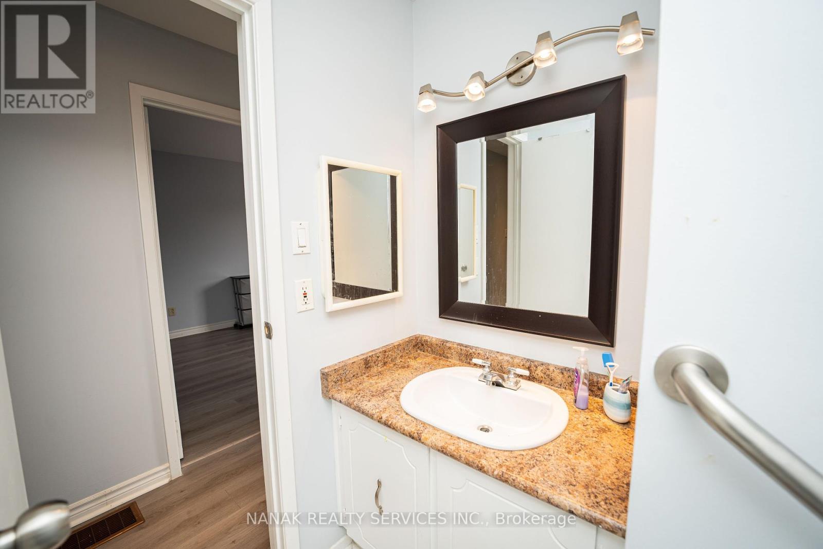 133 Murray St Street E, Brampton (Brampton West), Ontario  L6X 2S5 - Photo 29 - W12204198