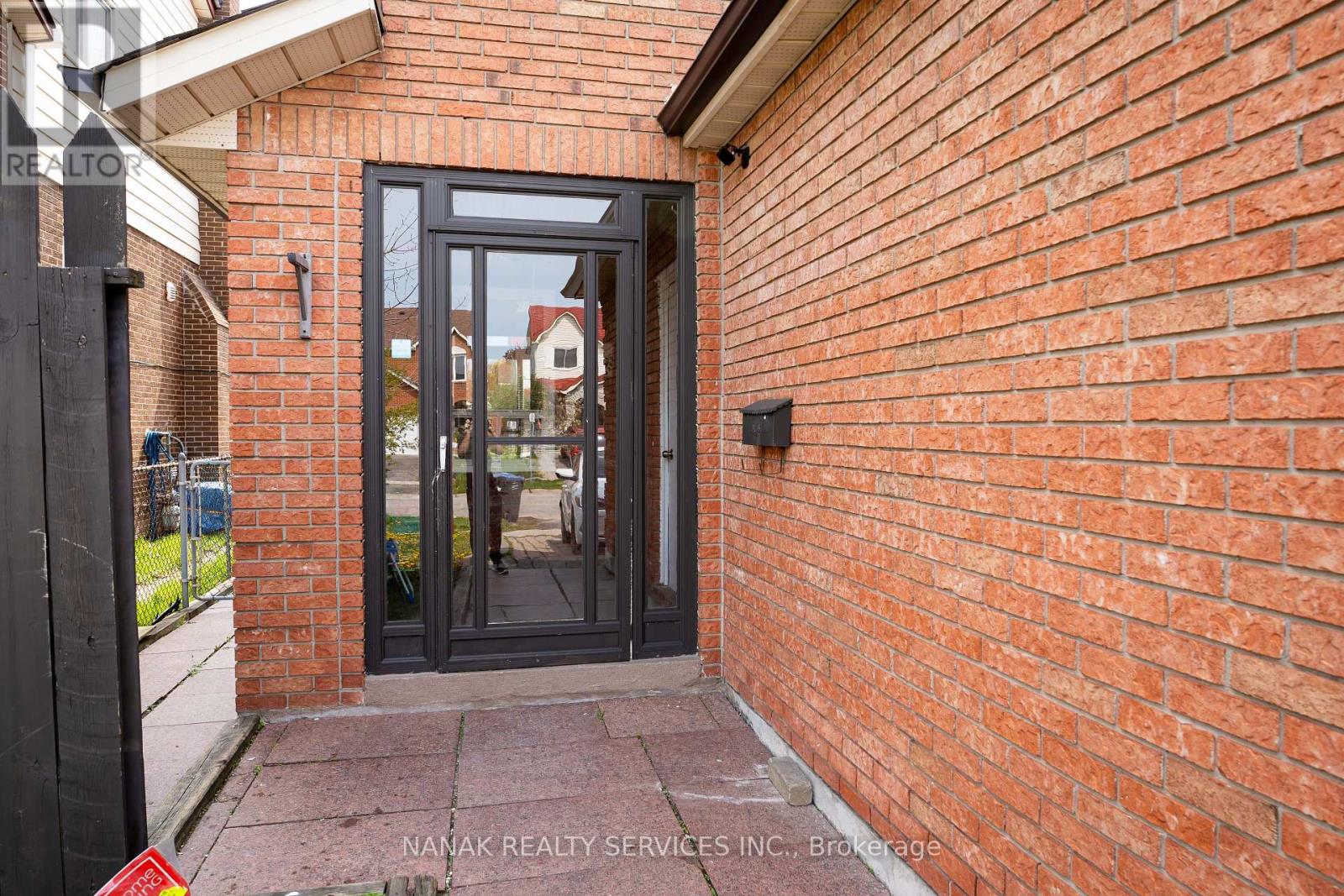 133 Murray St Street E, Brampton (Brampton West), Ontario  L6X 2S5 - Photo 5 - W12204198