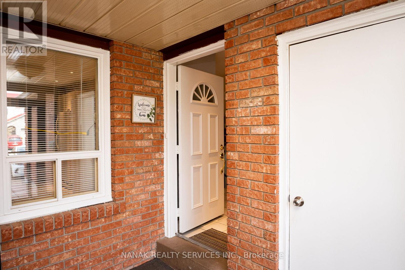 133 Murray St Street E, Brampton (Brampton West), Ontario  L6X 2S5 - Photo 6 - W12204198