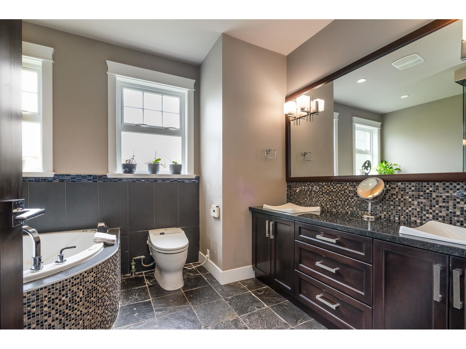 5860 Baynes Street, Abbotsford, British Columbia  V4X 1J9 - Photo 22 - R2986725