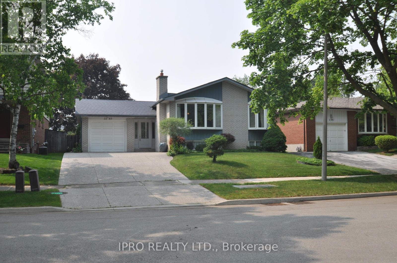 2285 WYANDOTTE DRIVE, oakville (wo west), Ontario