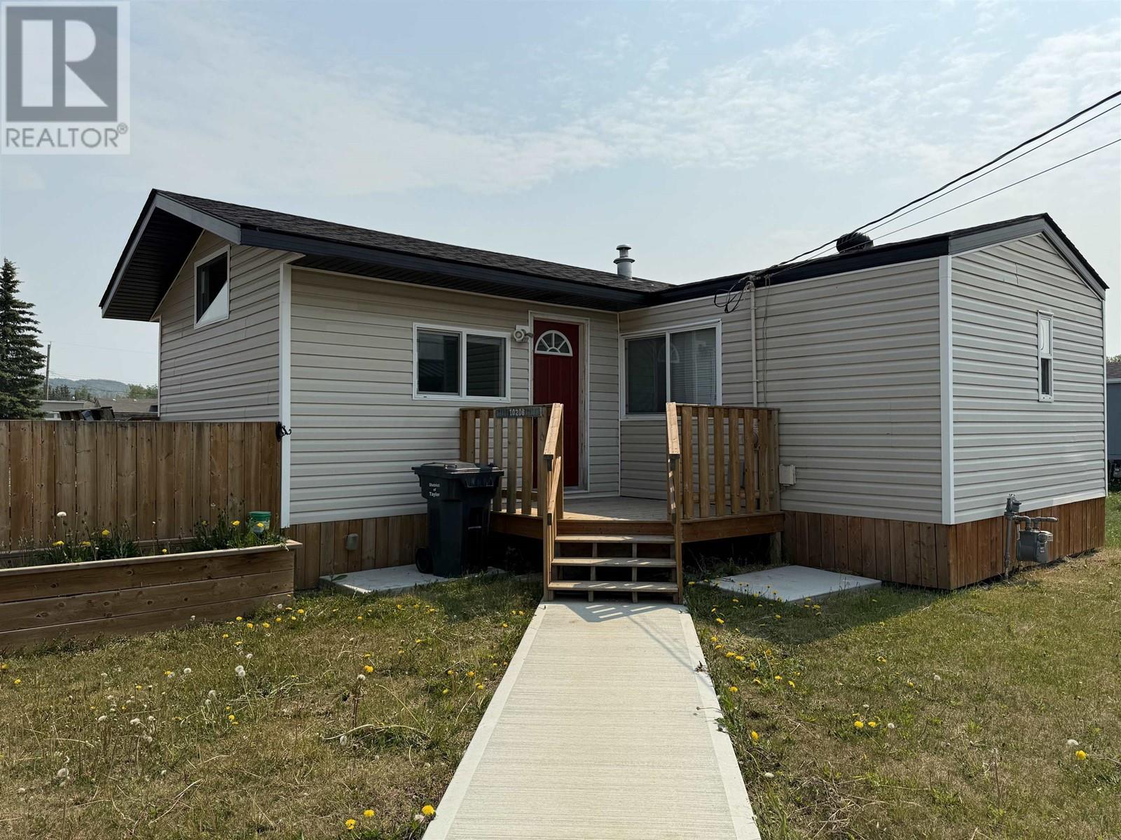 10208 98 Street, Taylor, British Columbia  V0C 2K0 - Photo 1 - R3011335