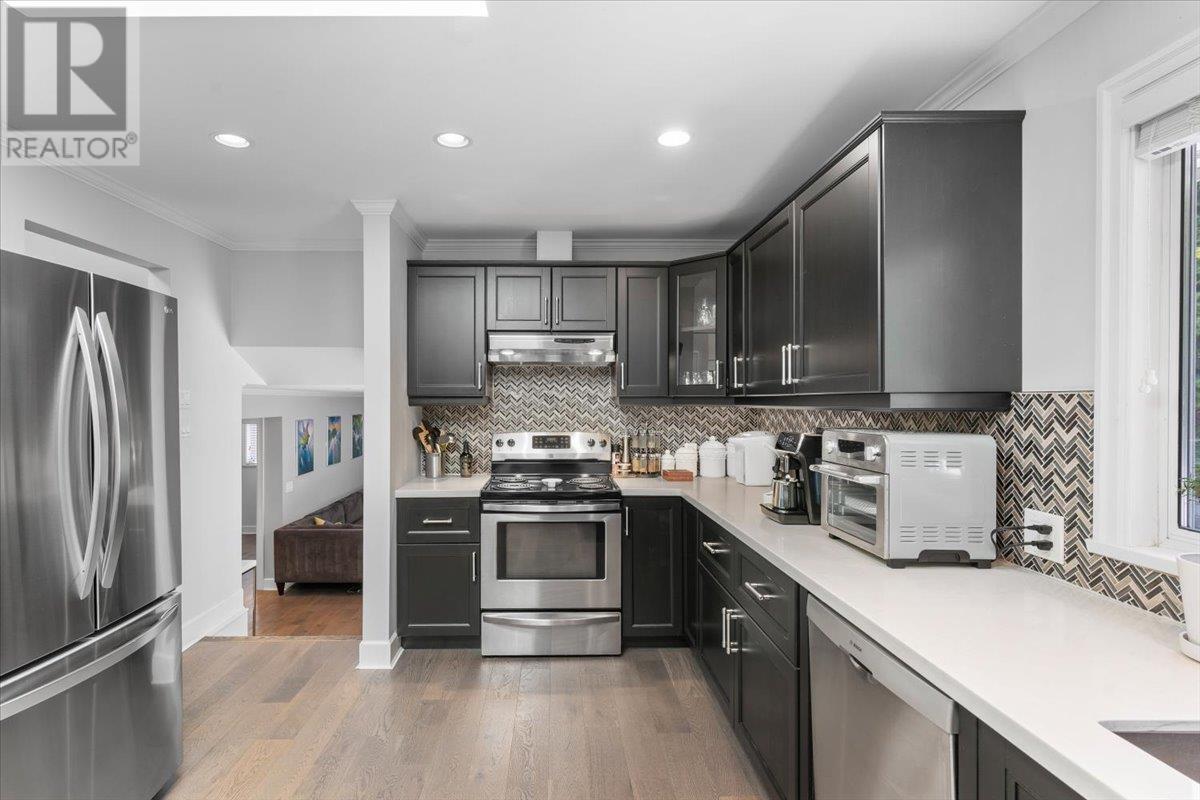 2561 Stoney Creek Place, Burnaby, British Columbia  V3J 7S4 - Photo 9 - R3012470