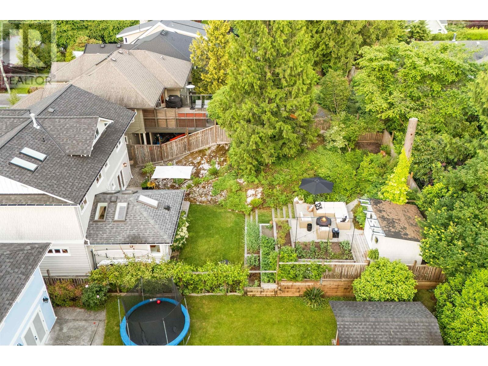 Property at 4365 RAEBURN STREET image 4