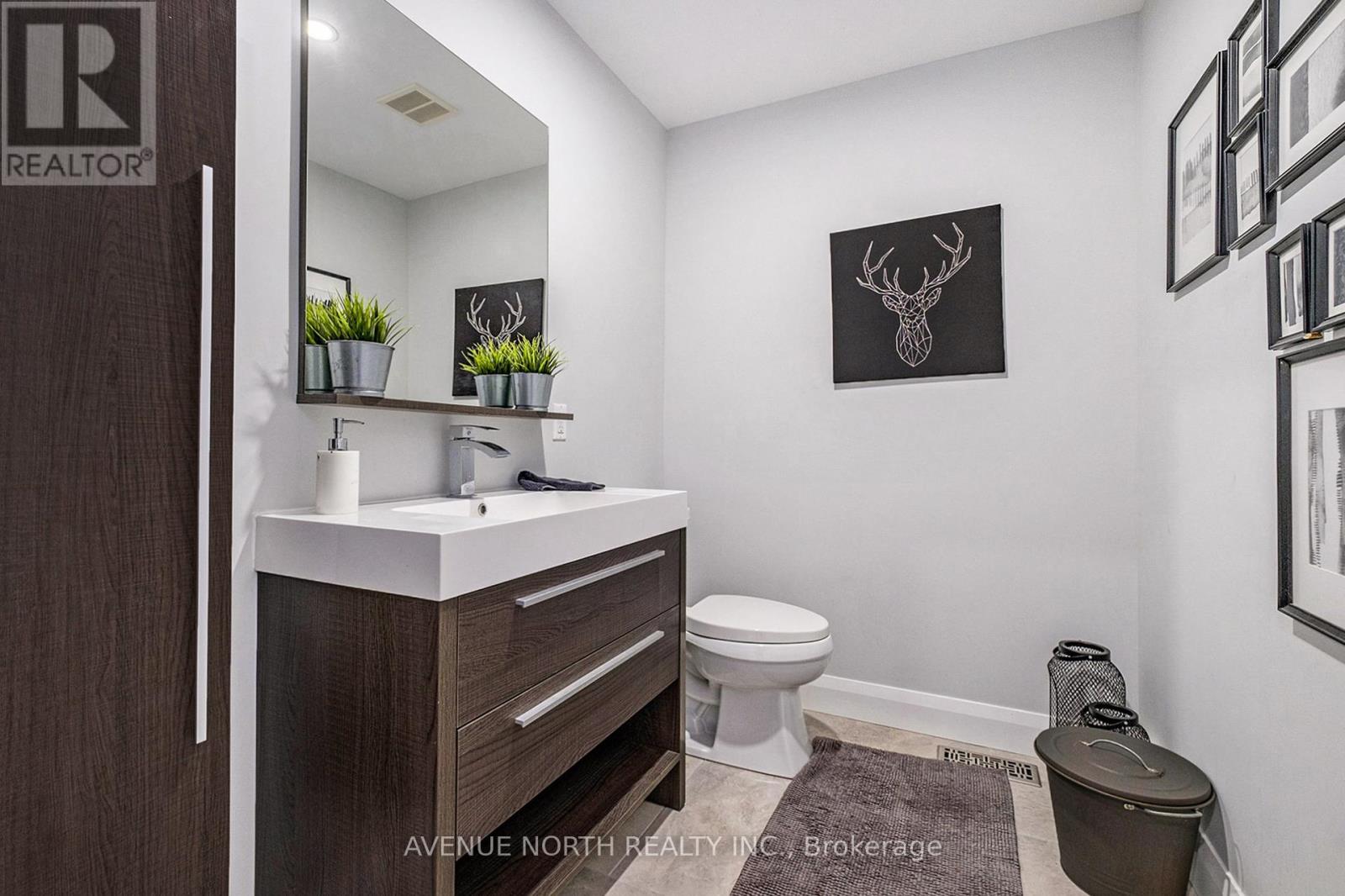 131a Queen Mary Street, Ottawa, Ontario  K1K 1X4 - Photo 14 - X12204214