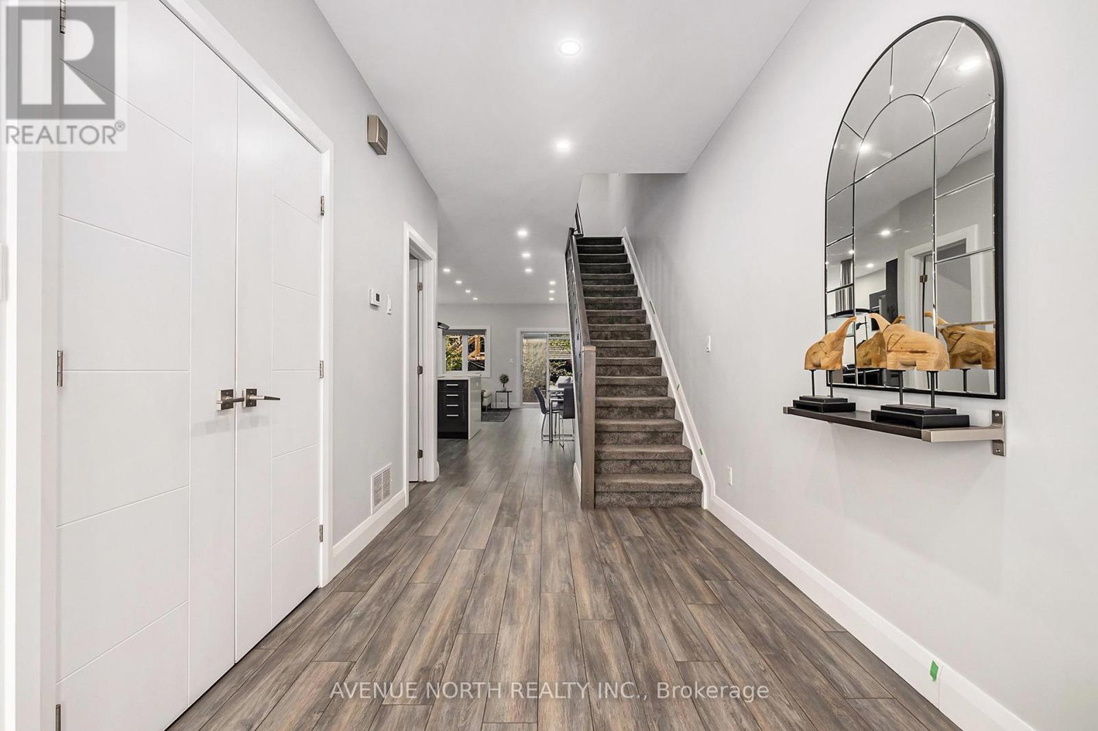 131a Queen Mary Street, Ottawa, Ontario  K1K 1X4 - Photo 6 - X12204214
