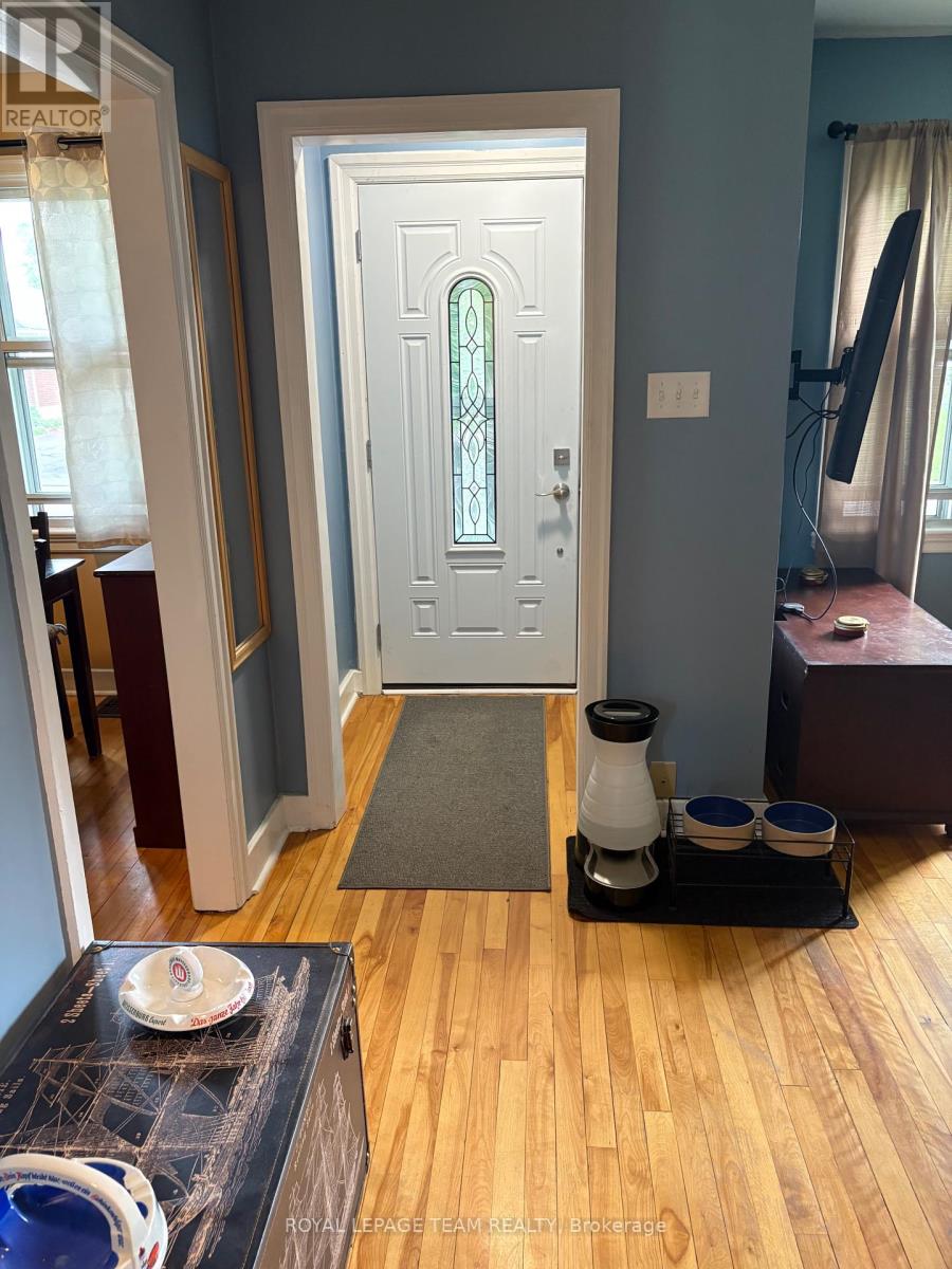 1123 Secord Avenue, Ottawa, Ontario  K1H 8C9 - Photo 6 - X12204217
