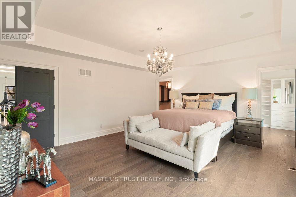 28 Forest Ridge Drive, Toronto, Ontario  M6B 1H3 - Photo 20 - C12204208
