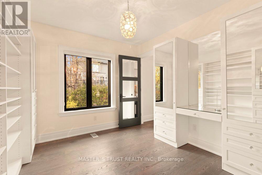 28 Forest Ridge Drive, Toronto, Ontario  M6B 1H3 - Photo 22 - C12204208