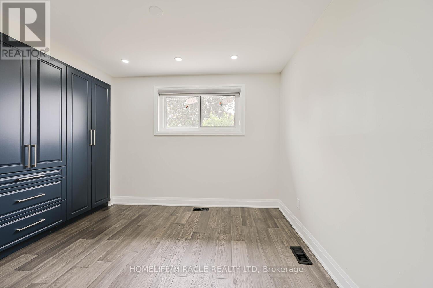 159 Taysham Crescent, Toronto, Ontario  M9V 1X4 - Photo 19 - W12203832