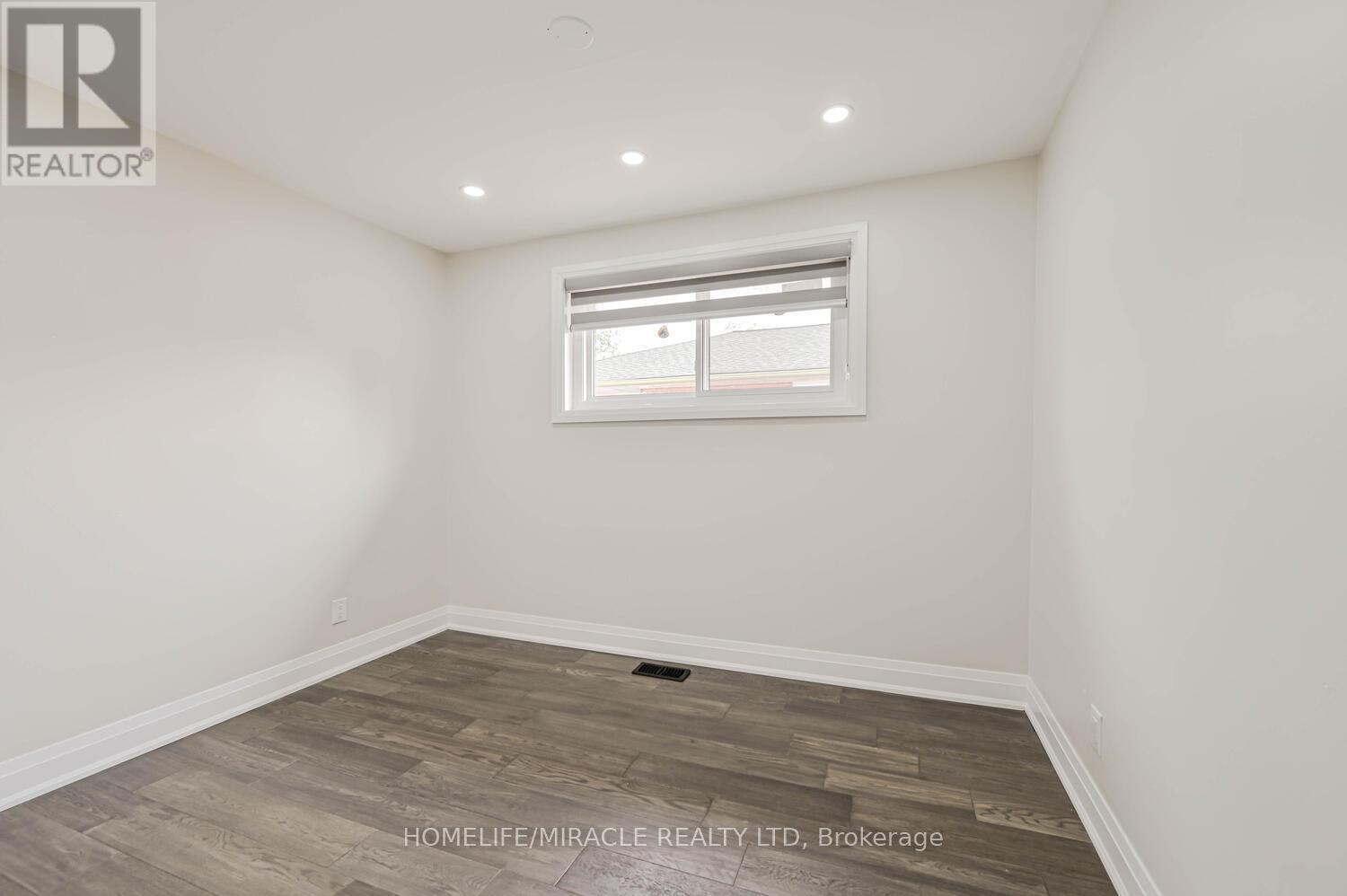 159 Taysham Crescent, Toronto, Ontario  M9V 1X4 - Photo 24 - W12203832
