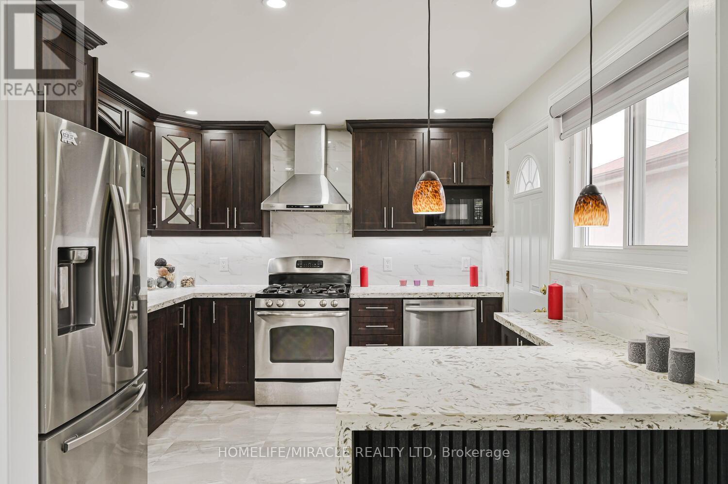 159 Taysham Crescent, Toronto, Ontario  M9V 1X4 - Photo 10 - W12203832