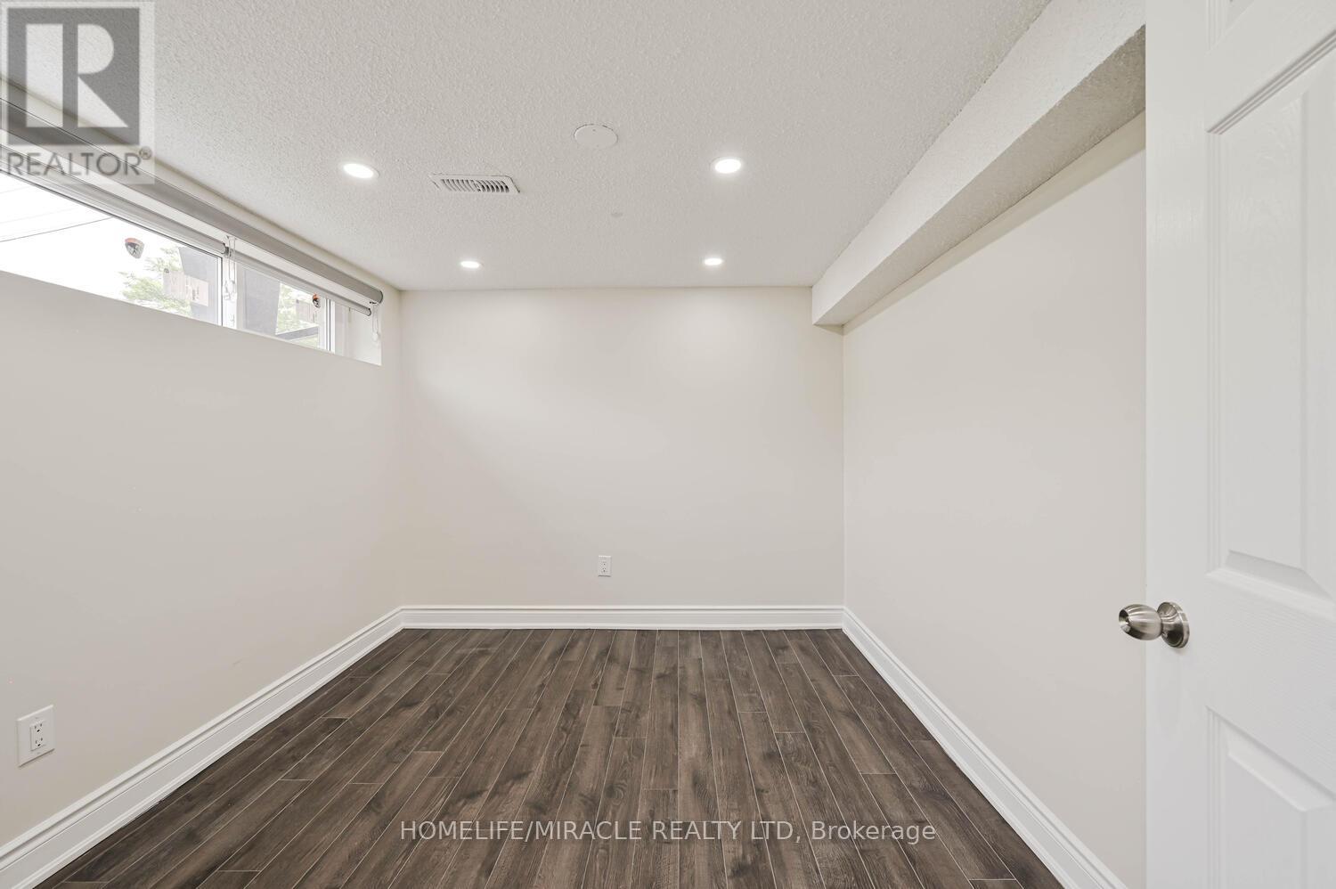 159 Taysham Crescent, Toronto, Ontario  M9V 1X4 - Photo 29 - W12203832