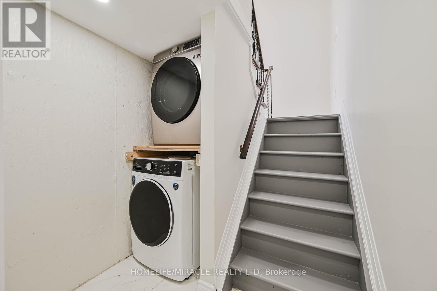 159 Taysham Crescent, Toronto, Ontario  M9V 1X4 - Photo 26 - W12203832