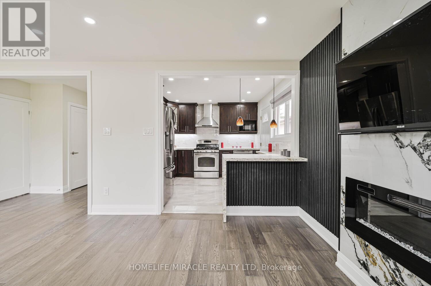 159 Taysham Crescent, Toronto, Ontario  M9V 1X4 - Photo 9 - W12203832