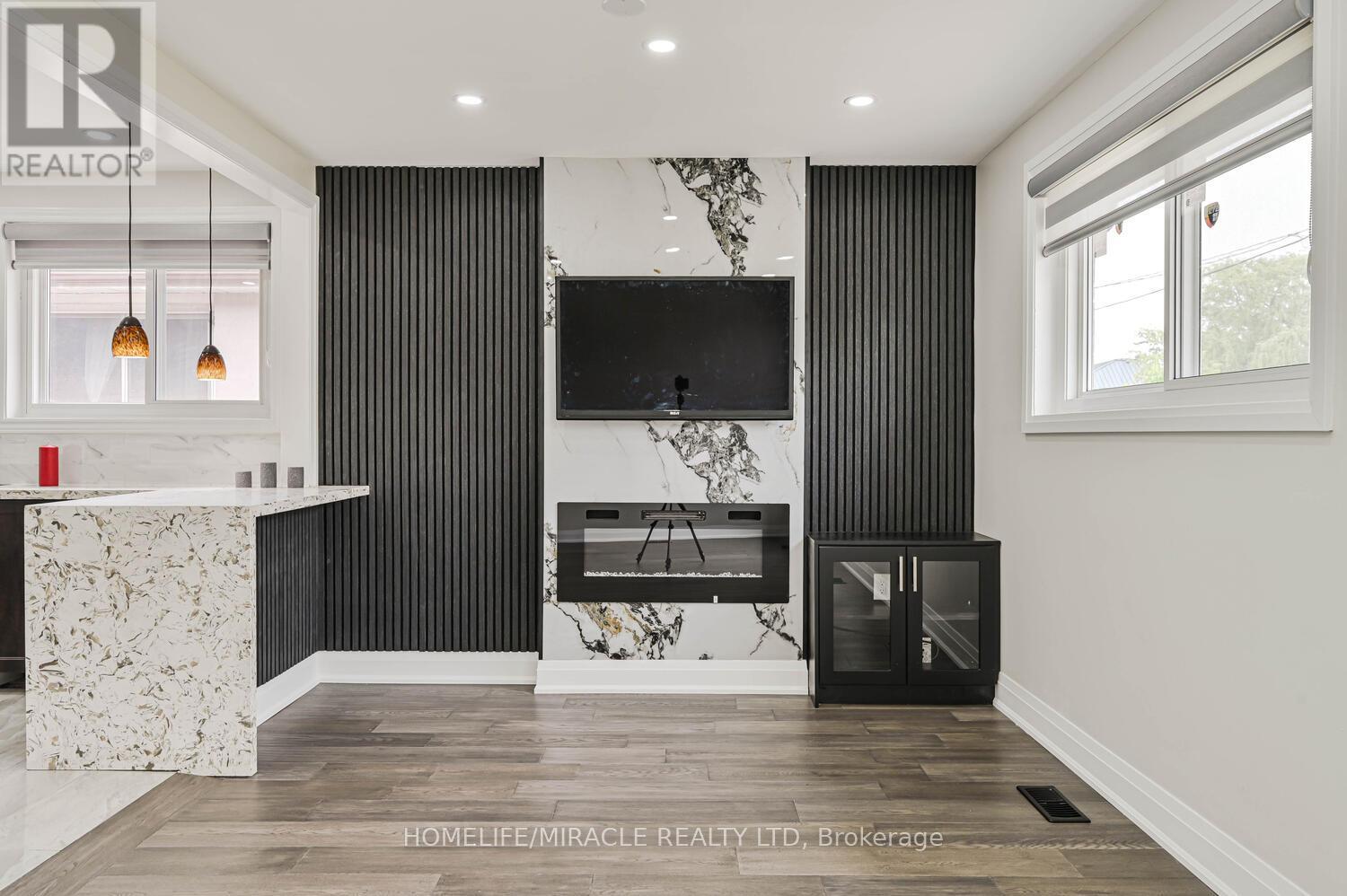 159 Taysham Crescent, Toronto, Ontario  M9V 1X4 - Photo 5 - W12203832