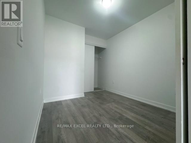 403 - 3401 Ridgeway Drive, Mississauga, Ontario  L5L 5T3 - Photo 8 - W12204222