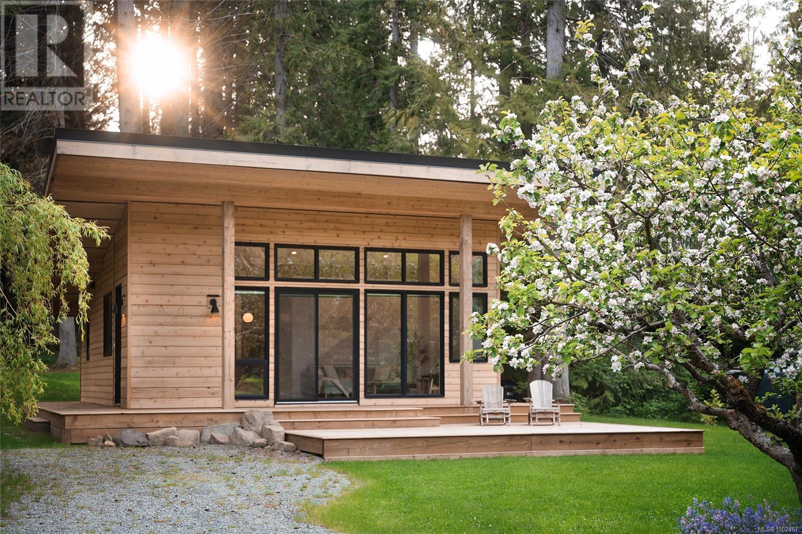 585 Wildwood Cres, Gabriola Island, British Columbia