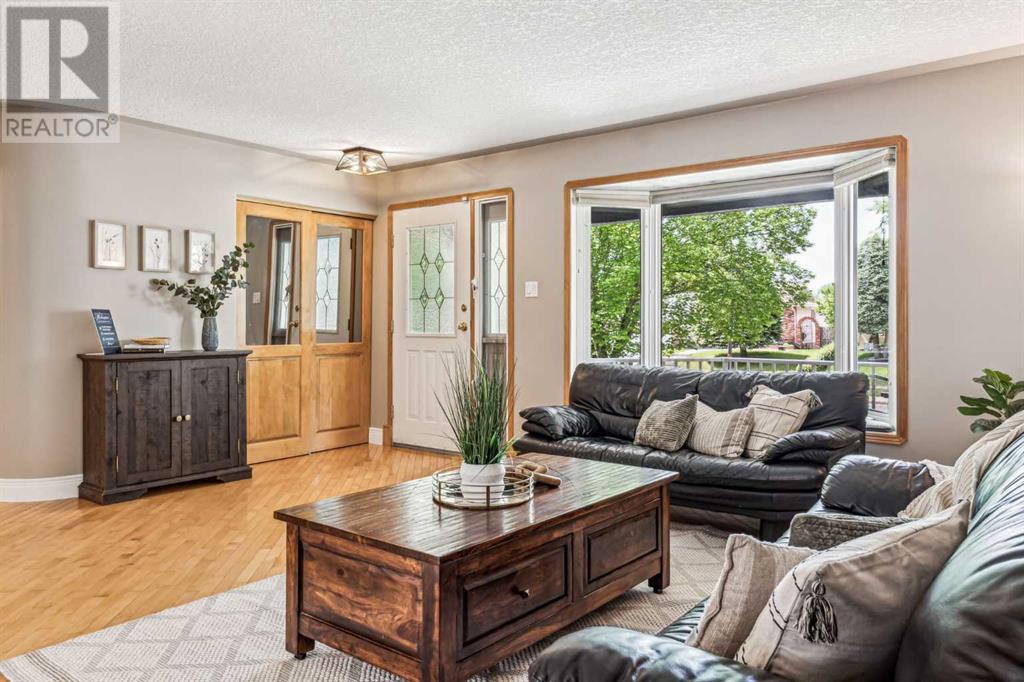6048 4 Street Ne, Calgary, Alberta  T2M 4L5 - Photo 3 - A2227887