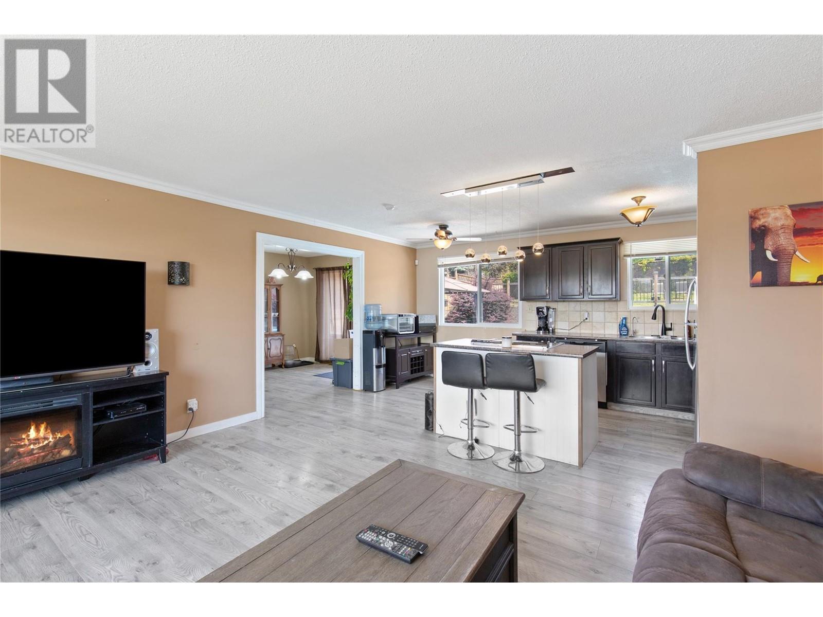 6845 Herry Road, Vernon, British Columbia  V1B 3T4 - Photo 9 - 10350892