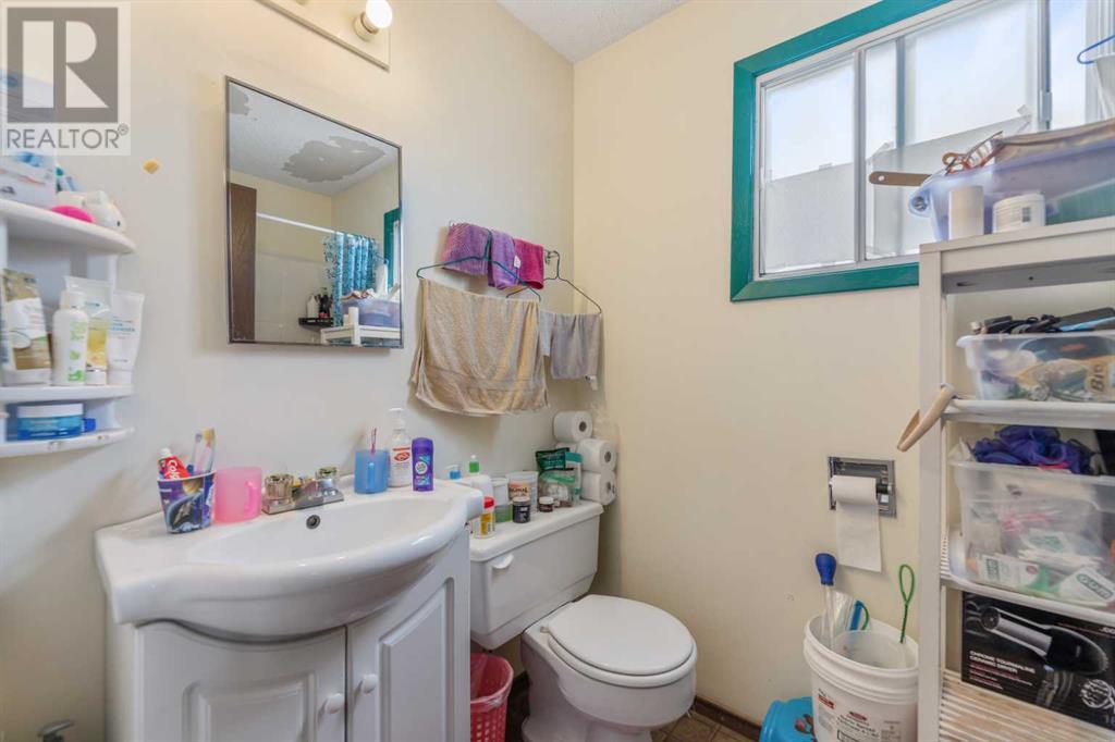 6 Berkley Close Nw, Calgary, Alberta  T3K 1B3 - Photo 15 - A2225713
