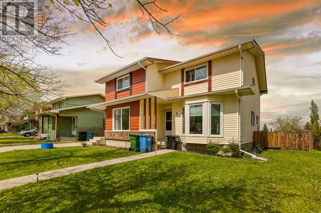 6 Berkley Close Nw, Calgary, Alberta  T3K 1B3 - Photo 2 - A2225713