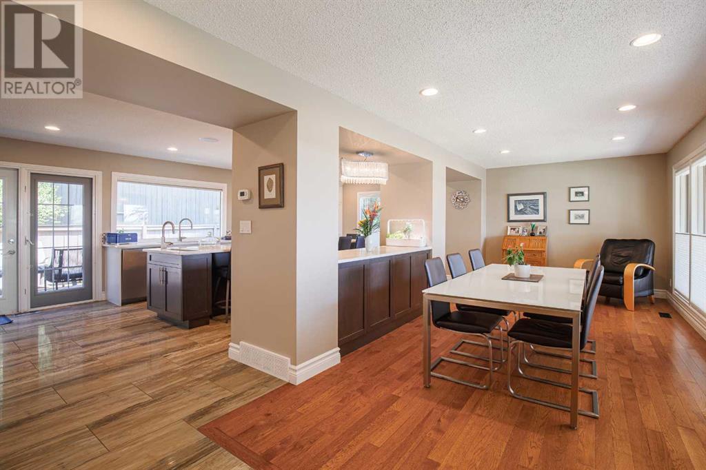 499 Parkvalley Drive Se, Calgary, Alberta  t2j 4v5 - Photo 5 - A2228094
