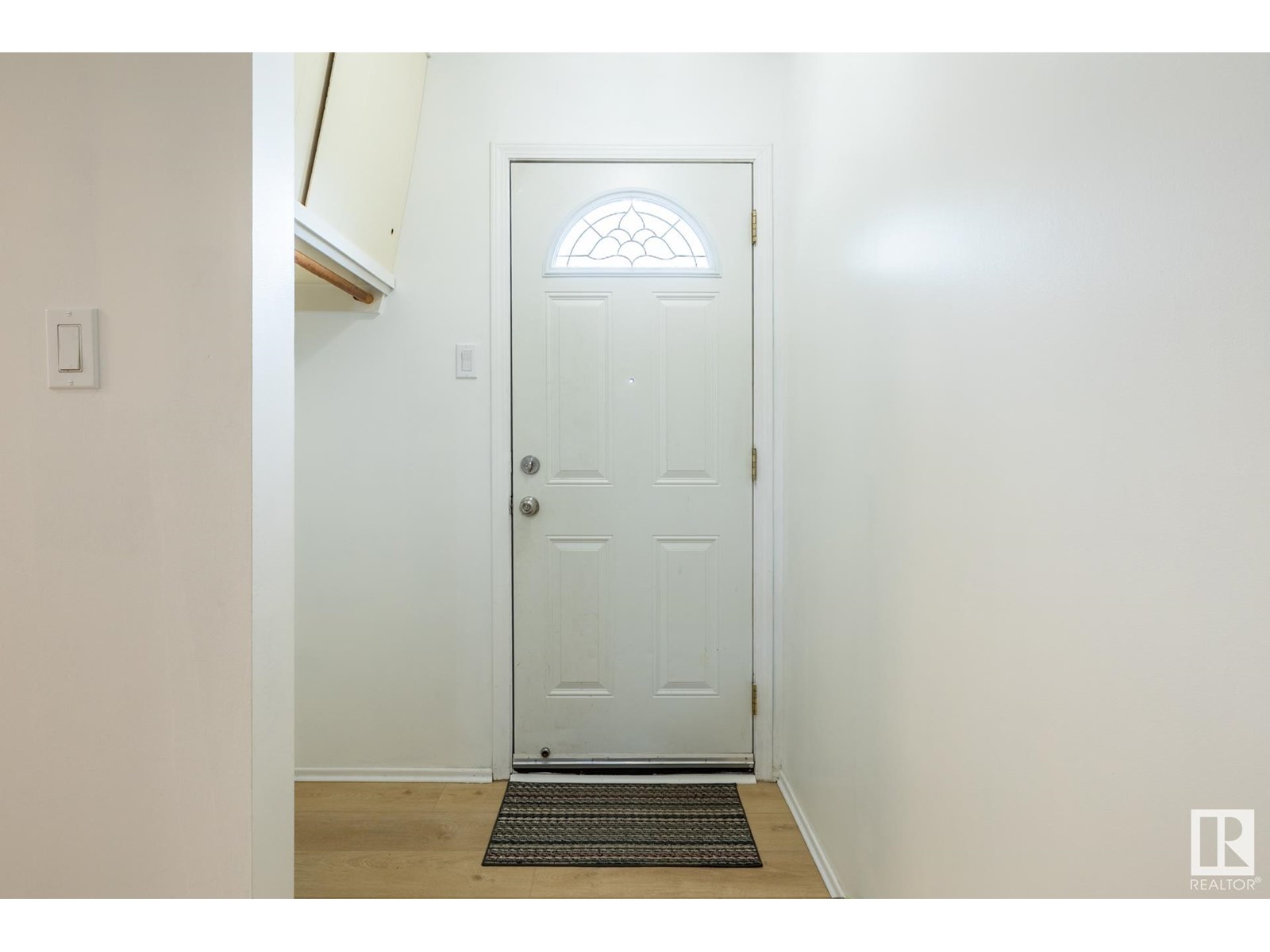 Property at 10704 51 AV NW image 4