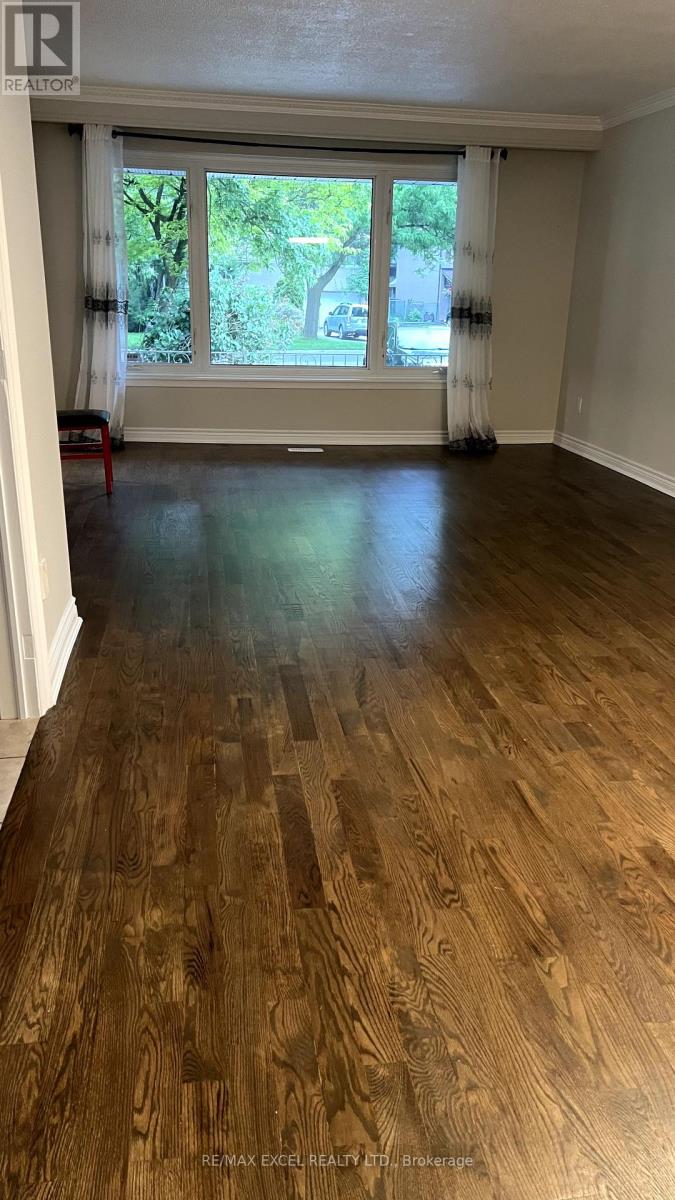 Main Floor - 387 Crosby Avenue, Richmond Hill, Ontario  L4C 2R8 - Photo 3 - N12204245