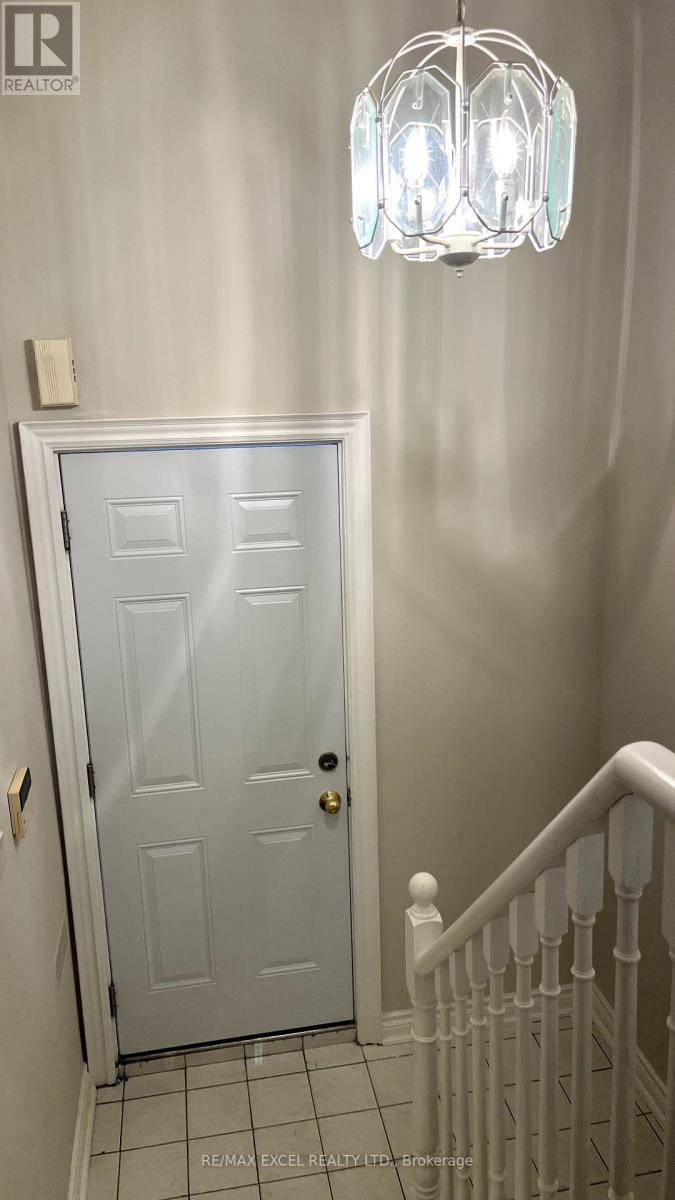 Main Floor - 387 Crosby Avenue, Richmond Hill, Ontario  L4C 2R8 - Photo 7 - N12204245