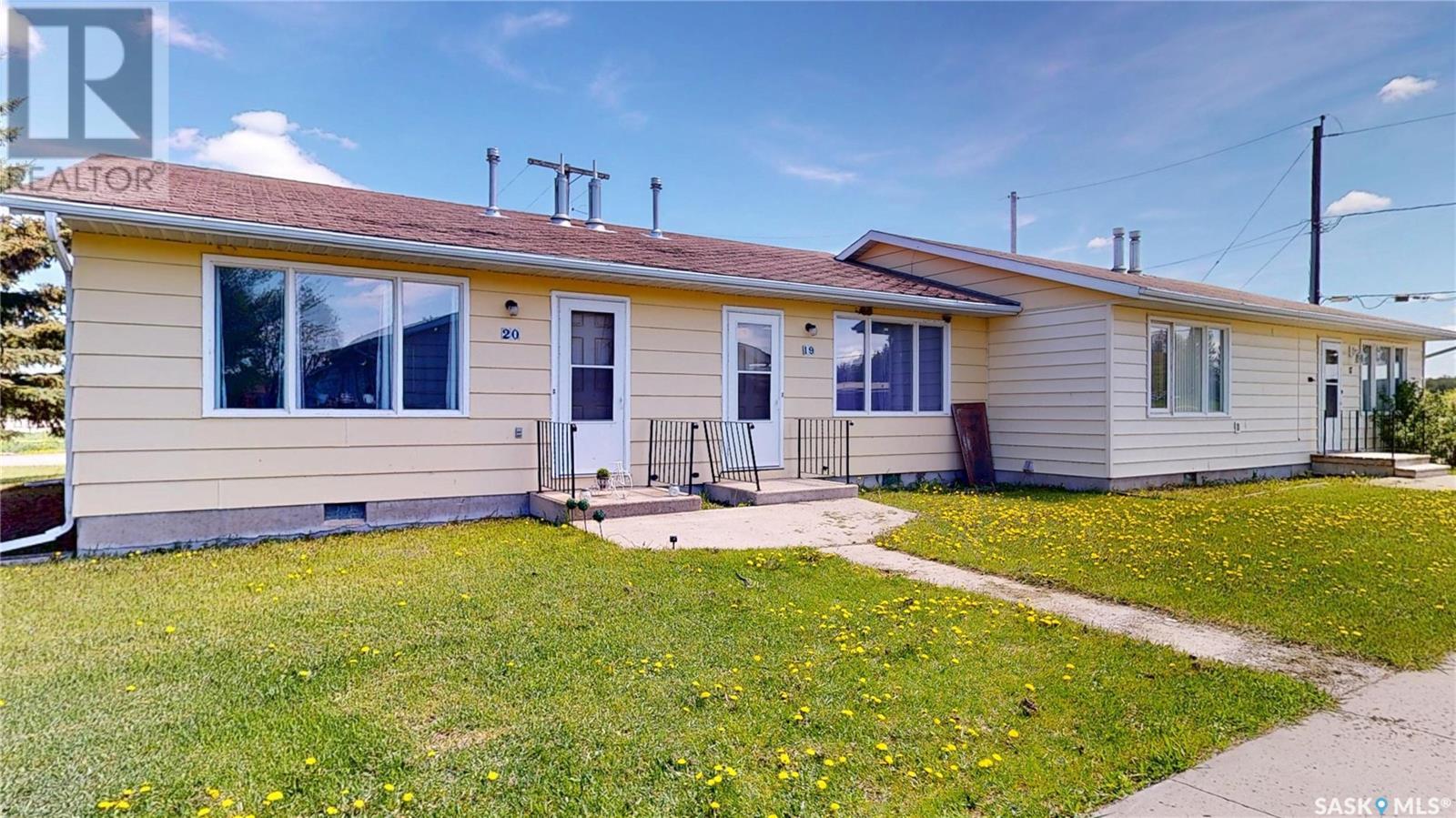 TRIPLEX 600 Railway AVENUE, Wawota, Saskatchewan