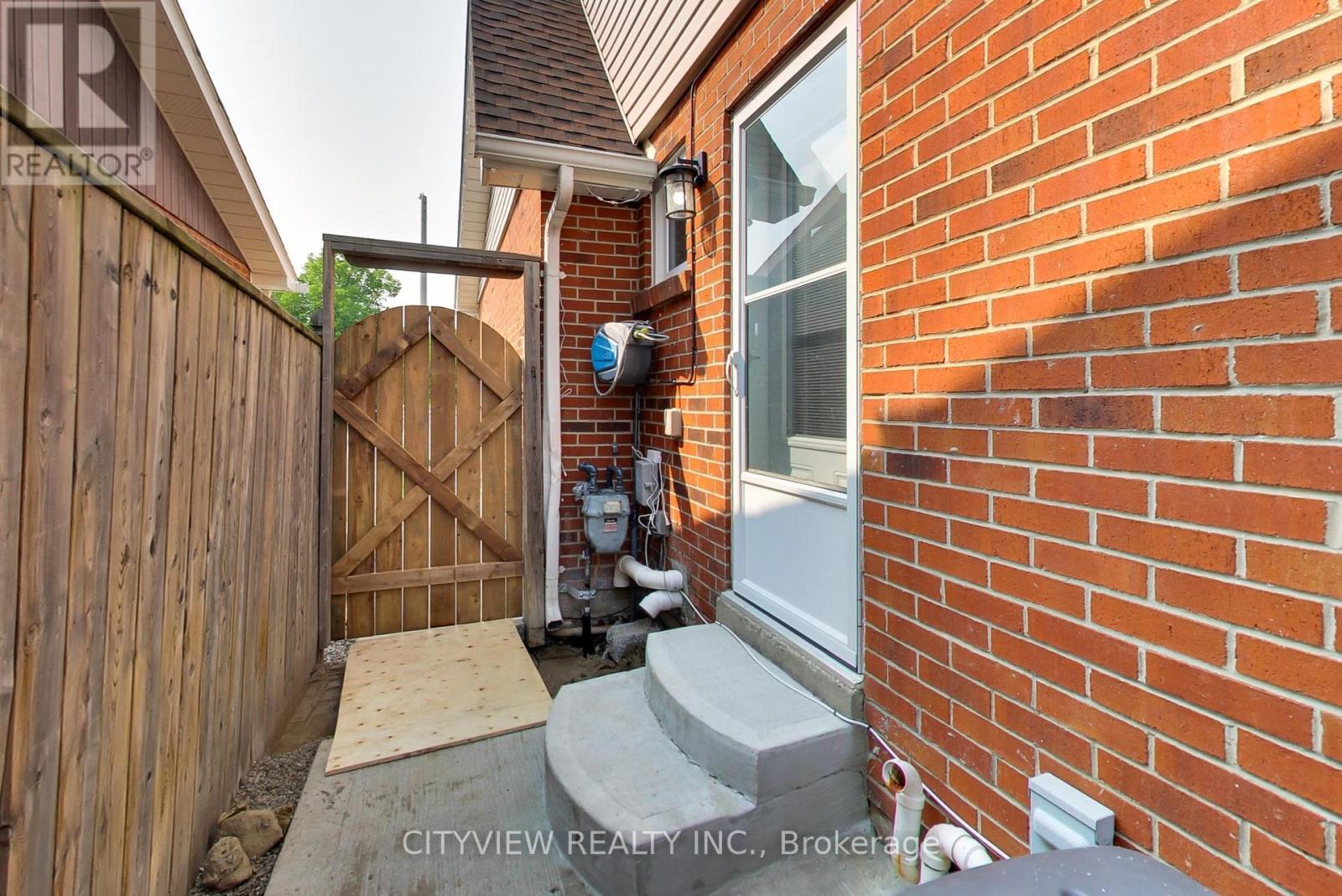144 Primrose Crescent, Brampton, Ontario  L6Z 1E3 - Photo 44 - W12204240