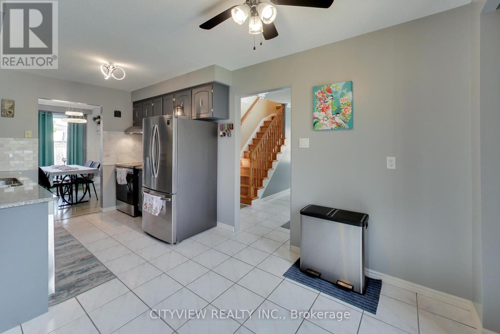 144 Primrose Crescent, Brampton, Ontario  L6Z 1E3 - Photo 8 - W12204240