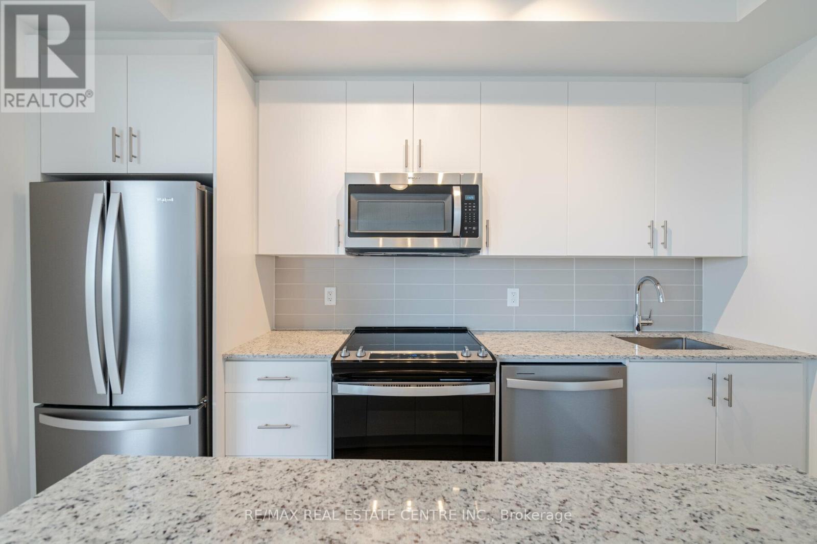 315 - 335 Wheat Boom Drive, Oakville, Ontario  L6H 7X4 - Photo 11 - W12204244