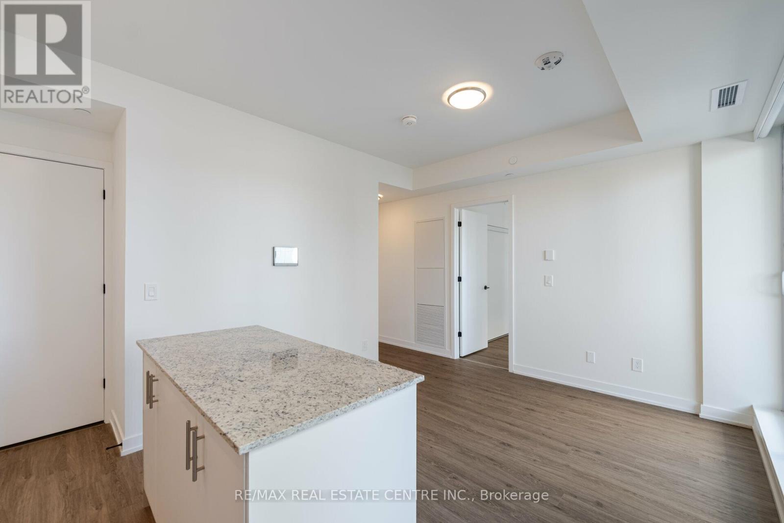 315 - 335 Wheat Boom Drive, Oakville, Ontario  L6H 7X4 - Photo 14 - W12204244
